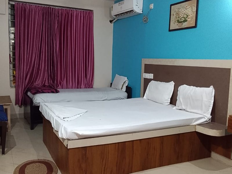 Deluxe Triple Bed AC Room