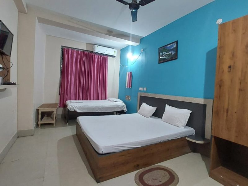 DeluxeTriple Bed AC Room