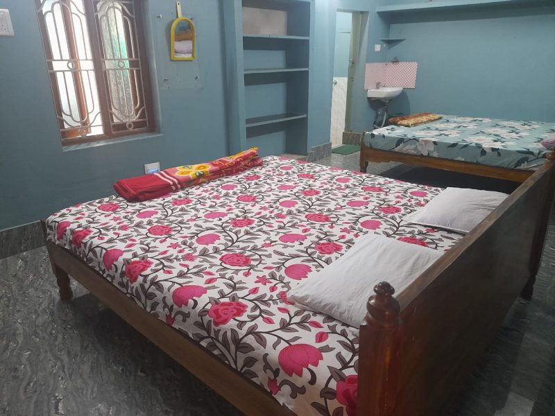 Deluxe Doble Bed Non/AC Room
