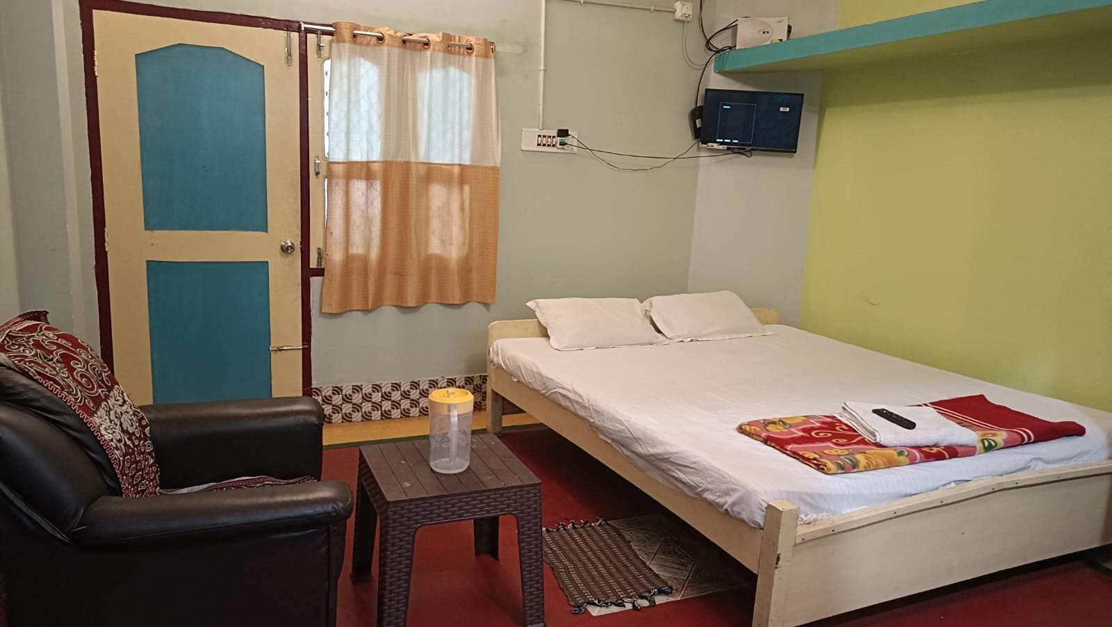 Deluxe Doble Bed AC Room
