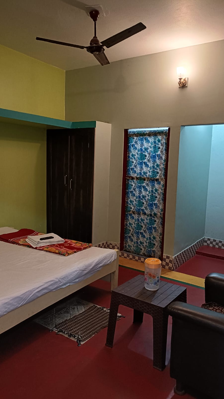 Deluxe Doble Bed AC Room