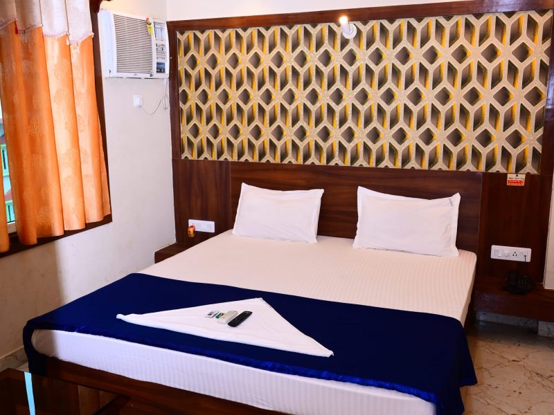 Deluxe Double Bed AC Room
