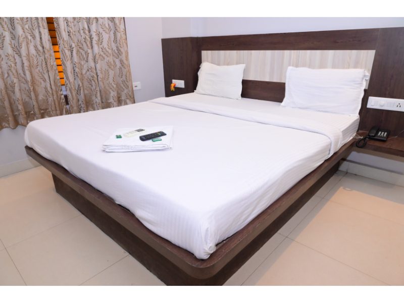 Deluxe Double Bed AC Room
