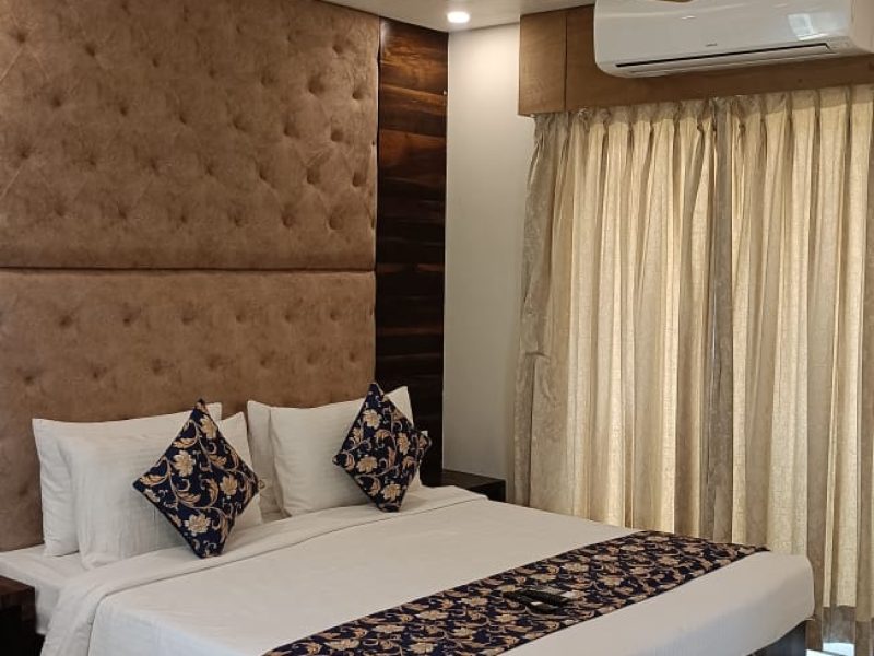 Deluxe Double Bed AC Room