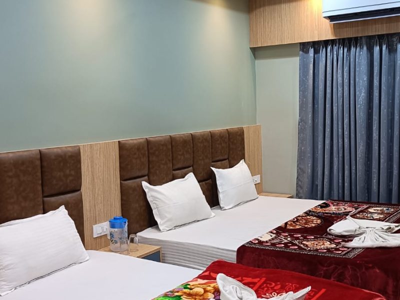 Deluxe Triple Bed AC Room